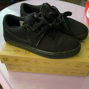 Black Nike Sb